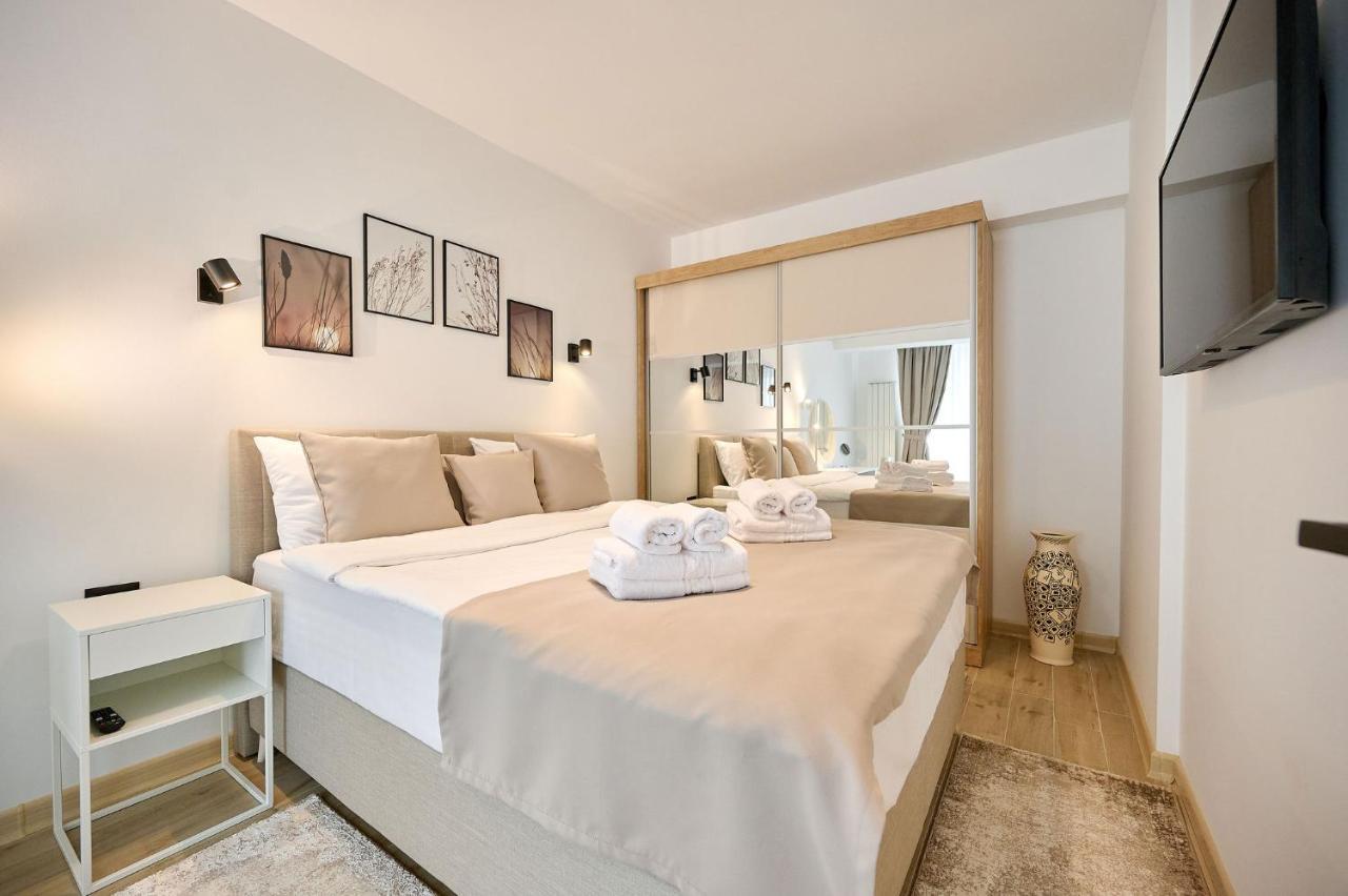 Newvision Apartment In Infinity Beach Resort - Parking Mamaia Bagian luar foto