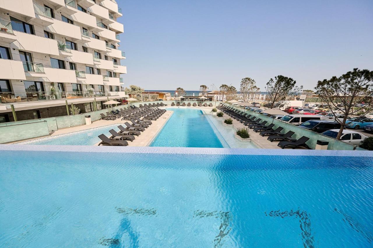 Newvision Apartment In Infinity Beach Resort - Parking Mamaia Bagian luar foto