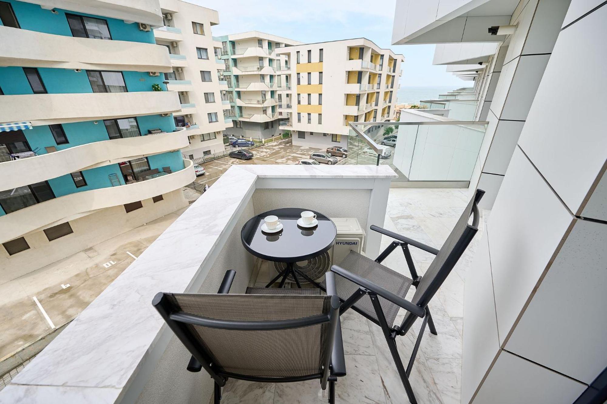 Newvision Apartment In Infinity Beach Resort - Parking Mamaia Bagian luar foto
