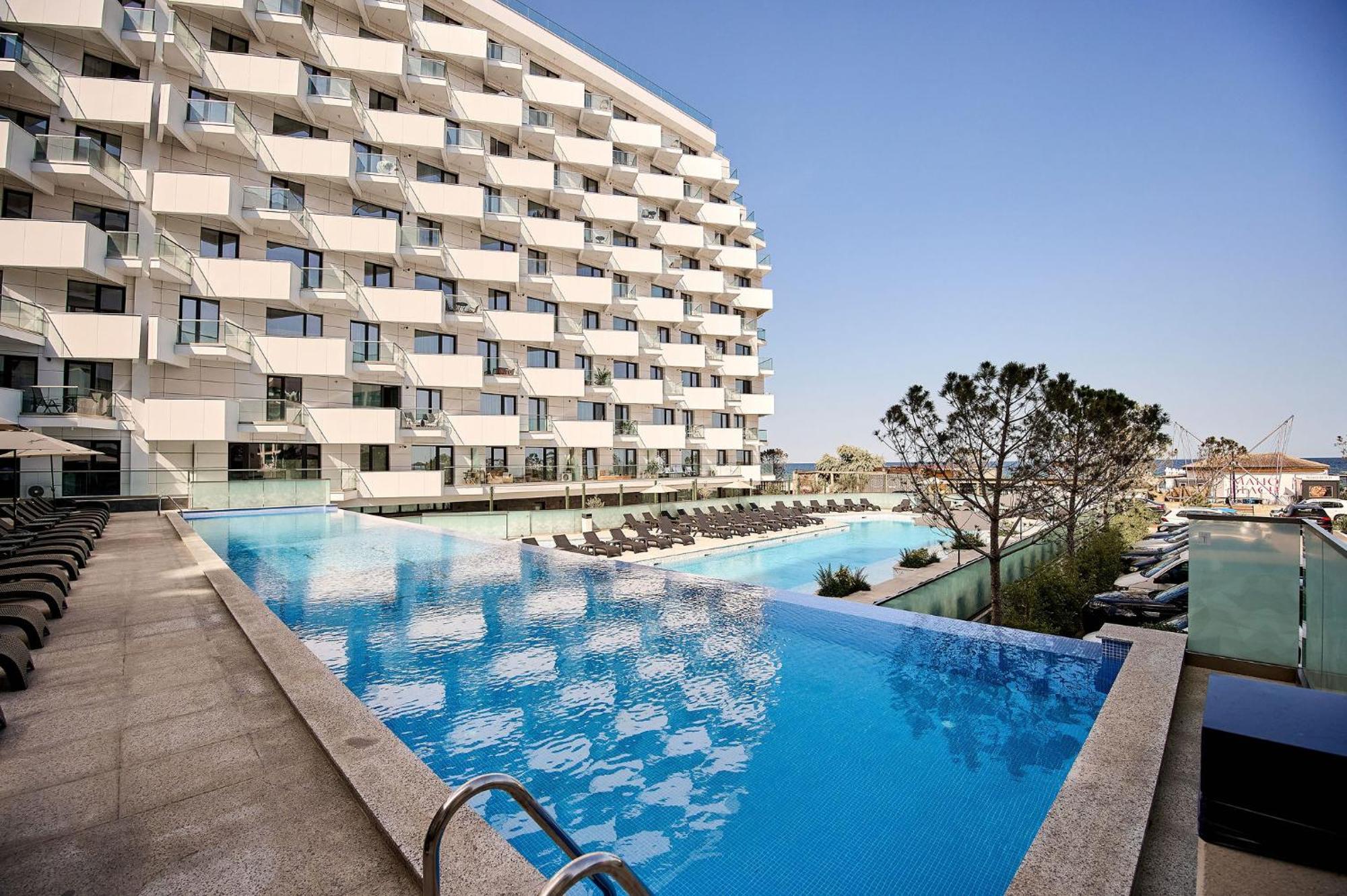 Newvision Apartment In Infinity Beach Resort - Parking Mamaia Bagian luar foto